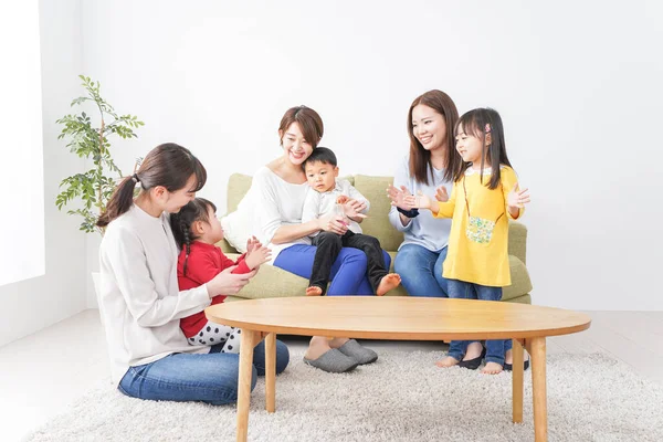 Mom Friends Children — Stock Photo, Image