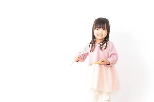 Мила Маленька Дівчинка Готує Кухні — стокове фото
