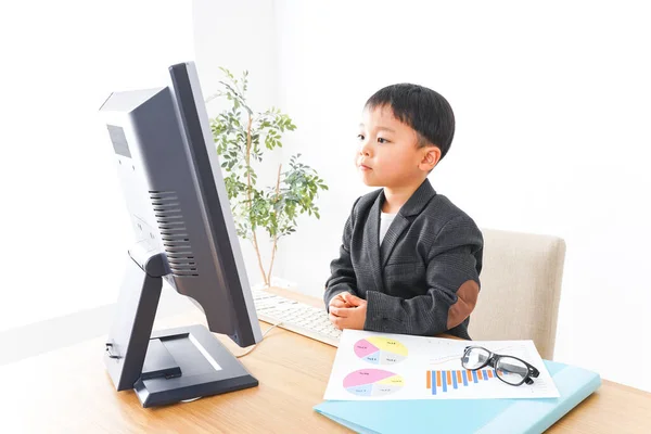 Niño Empresario Que Trabaja Oficina — Foto de Stock