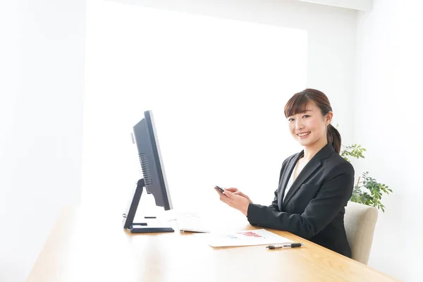 Geschäftsfrau Mit Lächeln Büro — Stockfoto