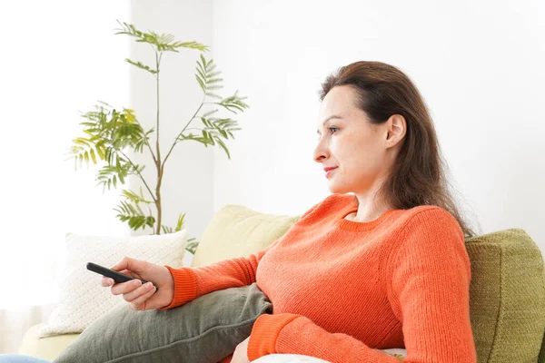 Young Woman Watching Home — Stock Photo, Image