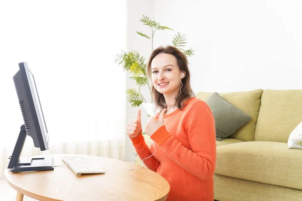 Online English Lecture Teacher Front Computer — Stock Photo, Image