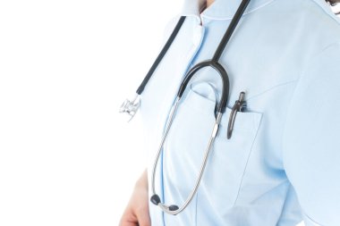 Hemşire kıyafeti giyen genç bir hemşire.