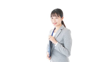 Ofiste çalışan genç iş kadını.