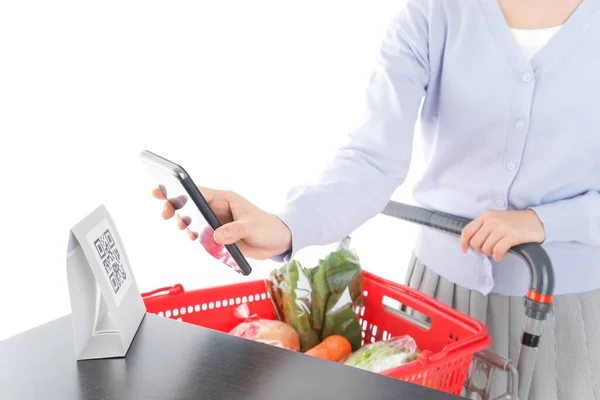 Junge Frau Bezahlt Mit Digitalem Geld — Stockfoto