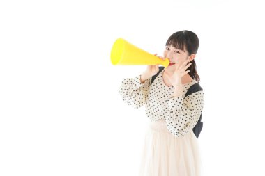 Genç kadın spor oyunu tezahüratı yapıyor.