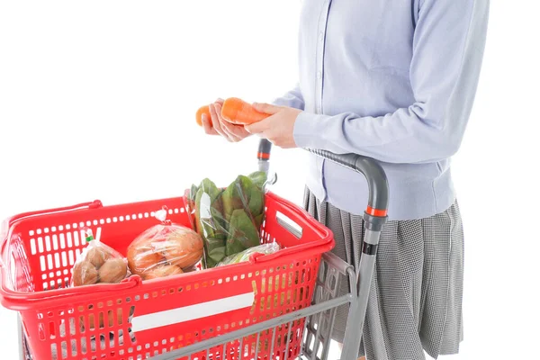 Jovem Mulher Fazendo Compras Supermercado — Fotografia de Stock