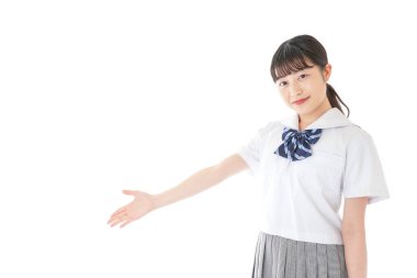 Gülümseme rehberi olan genç öğrenci