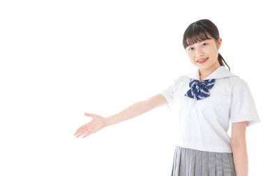 Gülümseme rehberi olan genç öğrenci