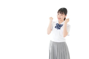 Gülümseyen genç öğrenci cesaretini gösteriyor.