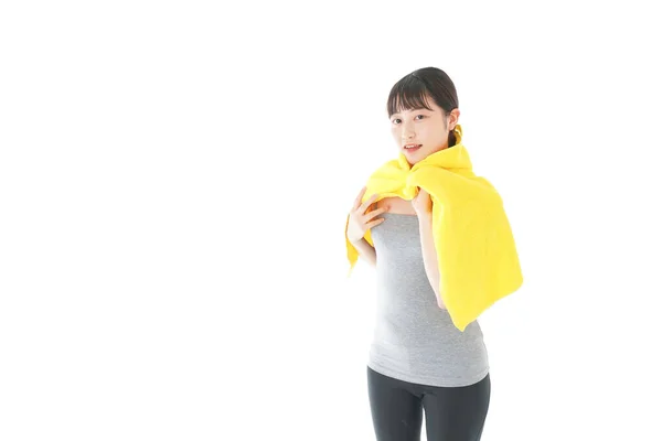 Junge Frau Mit Gelbem Handtuch Isoliert Auf Weißem Grund — Stockfoto