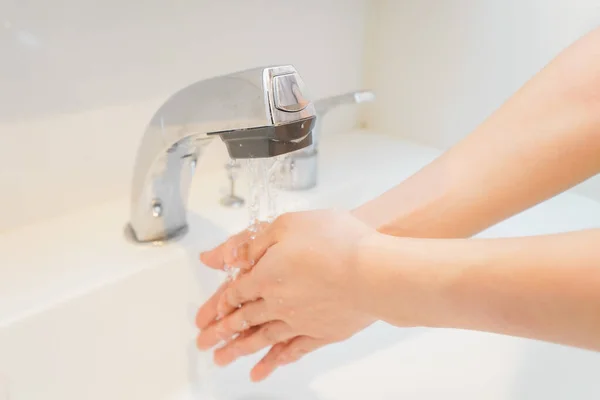 Young Woman Washing Her Hands — Stock Photo, Image