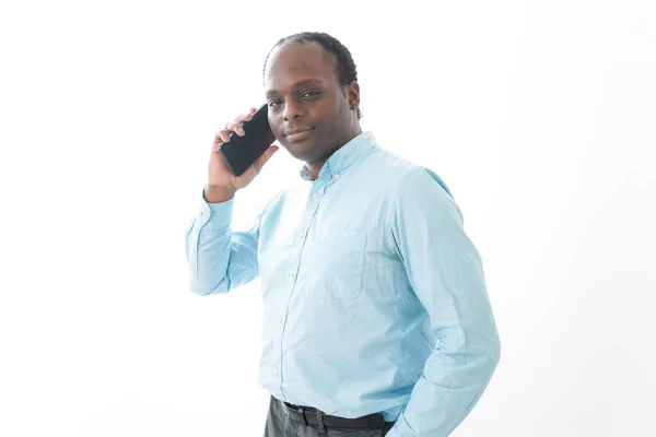 Hombre Africano Usando Teléfono Inteligente —  Fotos de Stock