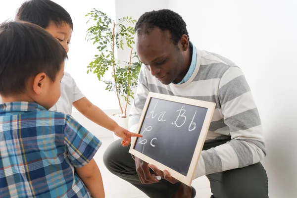 Kinderen Studeren Aan International School Kinderen Studeren Aan International School — Stockfoto