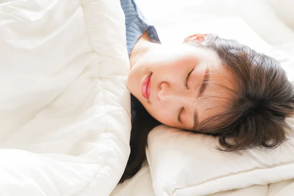 Young Asian Woman Bed — Stock Photo, Image