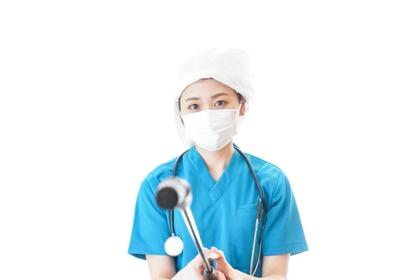 Молодая Женщина Медицинской Форме Защитной Маске Белом Фоне Медицинский Работник — стоковое фото