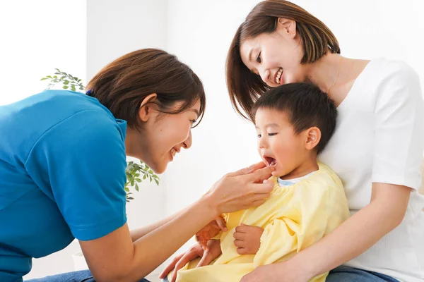 Clinique Pédiatrique Pour Les Enfants Examen Médical — Photo