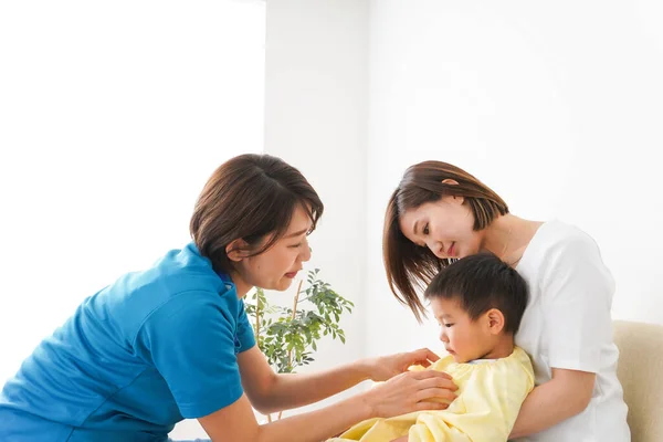 Pediatrische Kliniek Voor Kinderen Van Het Medisch Onderzoek — Stockfoto