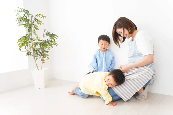 Enfants Enseignants Jouant Maternelle — Photo