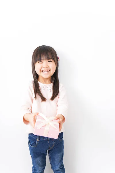Little Asian Girl Gift Box — Stock Photo, Image