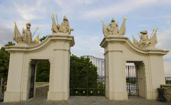 Bratislava Castle - Slovakya sermaye Şehir kapısında — Stok fotoğraf