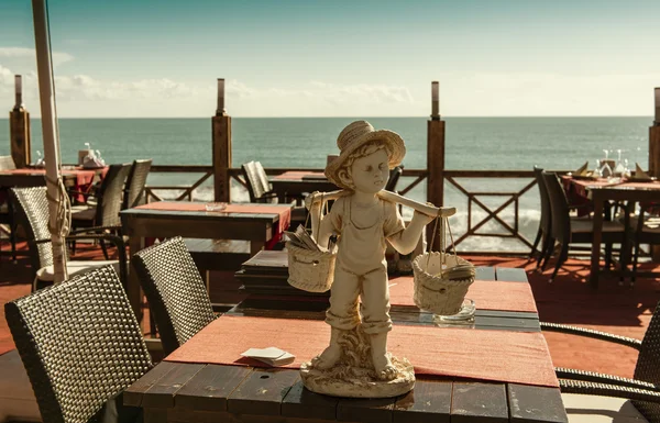 Ресторан над Средиземным морем — стоковое фото