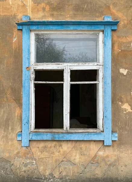 Gebroken Raam Van Een Oud Huis Het Huis Klaar Voor — Stockfoto