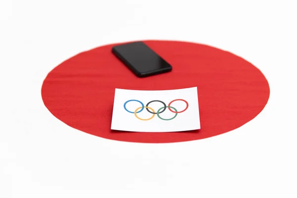 Mari Russia June 2021 Black Smartphone Olympic Flag Rings Background — Stock Photo, Image