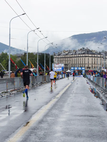 Ginebra, Suiza, 3 de marzo de 2015. Maratón "armonía". Voluntarios atletas durante la maratón . —  Fotos de Stock