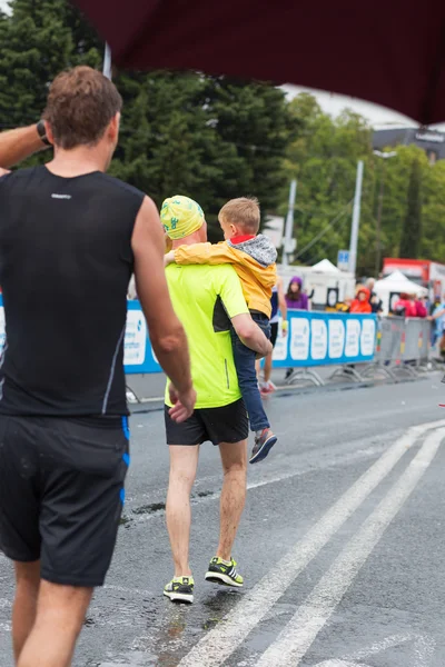 Genebra, Suíça, 3 de março de 2015. Maratona "harmonia". Atletas voluntários após a superação do acabamento — Fotografia de Stock