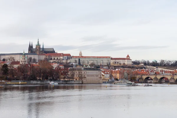 Prag, Tschechische Republik, Altstadt im Retro-Stil. Farbbilder von Europa mit Platz für Text. — Stockfoto