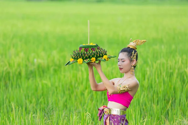 Asia Woman Thai Dress Traditional Hold Kratong Loy Krathong Festival — Fotografia de Stock