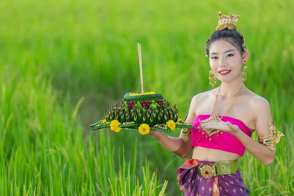 Asia Woman Thai Dress Traditional Hold Kratong Loy Krathong Festival — Stockfoto