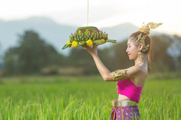Asia Woman Thai Dress Traditional Hold Kratong Loy Krathong Festival — Stock fotografie