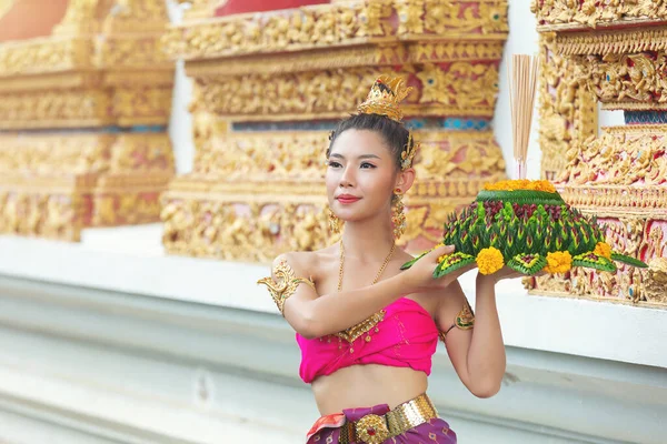 Asia Woman Thai Dress Traditional Hold Kratong Loy Krathong Festival — 스톡 사진