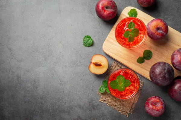 Glasses Plum Put Wooden Cutting Board — Photo