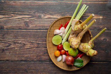 Tom YUM KUNG veya Nehir Karidesi Baharatlı Çorbası 'nın içeriği 