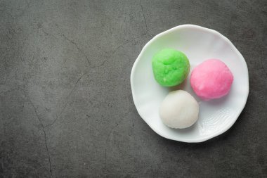 Siyah fasulyeli tatlı yemeği.