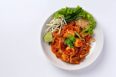 Beyaz arka planda karides lokantası Thai