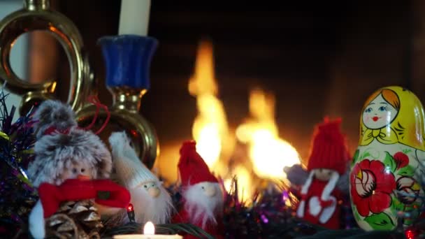 Prázdninová Sezóna Vánoce Novoroční Instalace Pozadí Krbu Detailní Záběr — Stock video