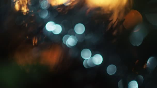 Ünnepi Háttér Színes Foltok Lámpák Karácsonyi Játékok Tinsel Karácsonyfa Hátterében — Stock videók