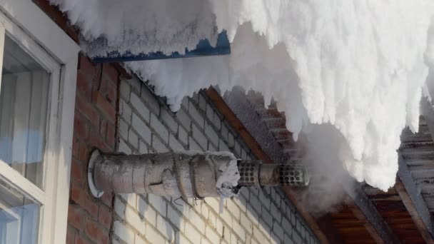 Givre Maison Était Recouverte Givre Provenant Vapeur Sortant Tuyau Une — Video