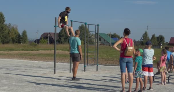 Berdsk Siberia Rusia Agosto 2021 Deporte Niños Diferentes Nacionalidades Vinieron — Vídeos de Stock