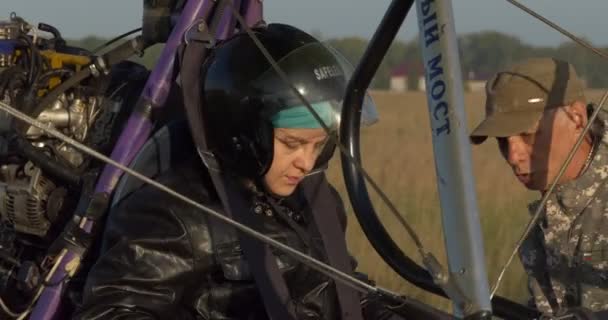 Berdsk Siberia Russia August 2021 Field Airfield Young Woman Elderly — Stock Video