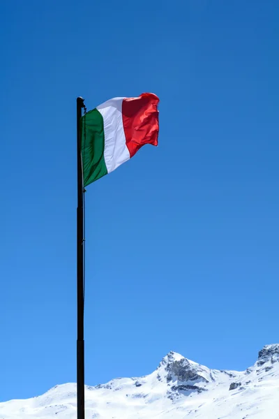 Italienische Flagge im Hochgebirge — Stockfoto