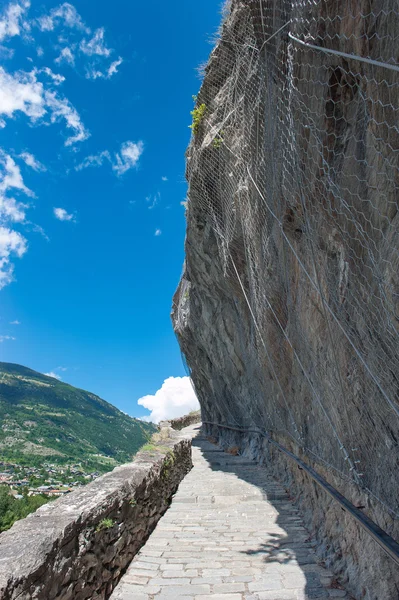 Bride chute de roche en métal — Photo