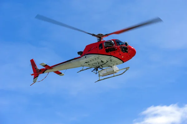 Helikopter på himlen — Stockfoto
