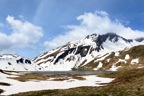 Mountains near the pass — Stock Photo, Image