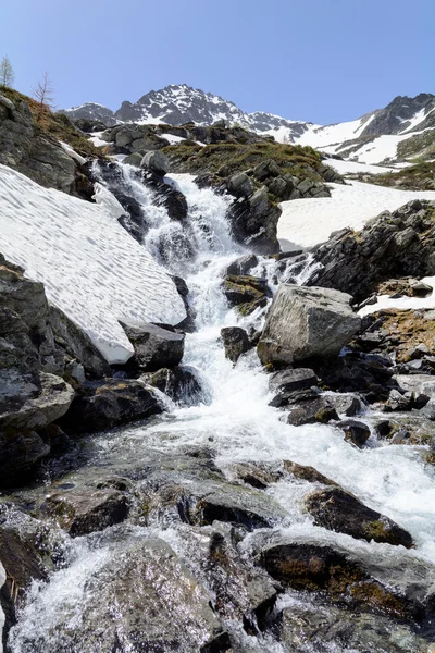 Geleiras derretendo nas altas montanhas — Fotografia de Stock