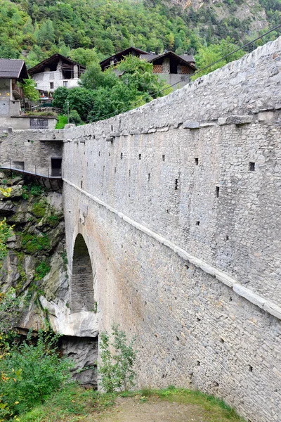 Romerska akvedukten bridge — Stockfoto